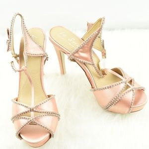 Le Soir Pour La Victoire Satin Heels 7.5 New!